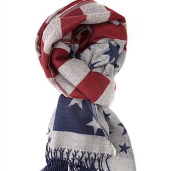 🇺🇸Beautiful🇺🇸American 🇺🇸Flag 🇺🇸Scarf🇺🇸 - Picture 2 of 3